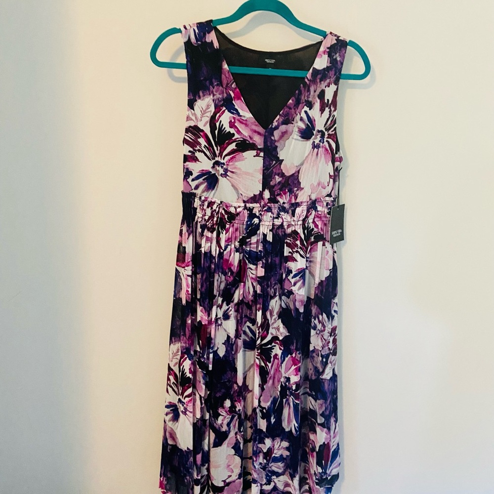 NWT cocktail dress: good fit and nice 3/4 length